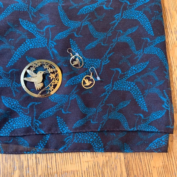 Hummingbird Gold Brooch & matching earrings - Picture 4 of 4